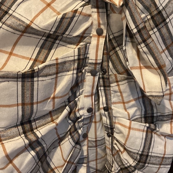 𝅺plaid dress with tie in front and snap closure - Picture 8 of 10